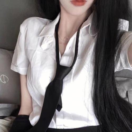 爱、荣誉和服从